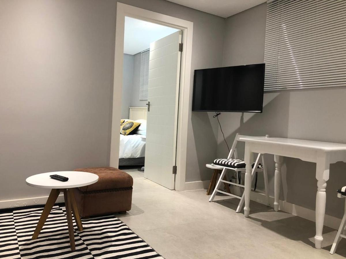 דירות קייפטאון Private Bachelor Pad In Sea Point מראה חיצוני תמונה